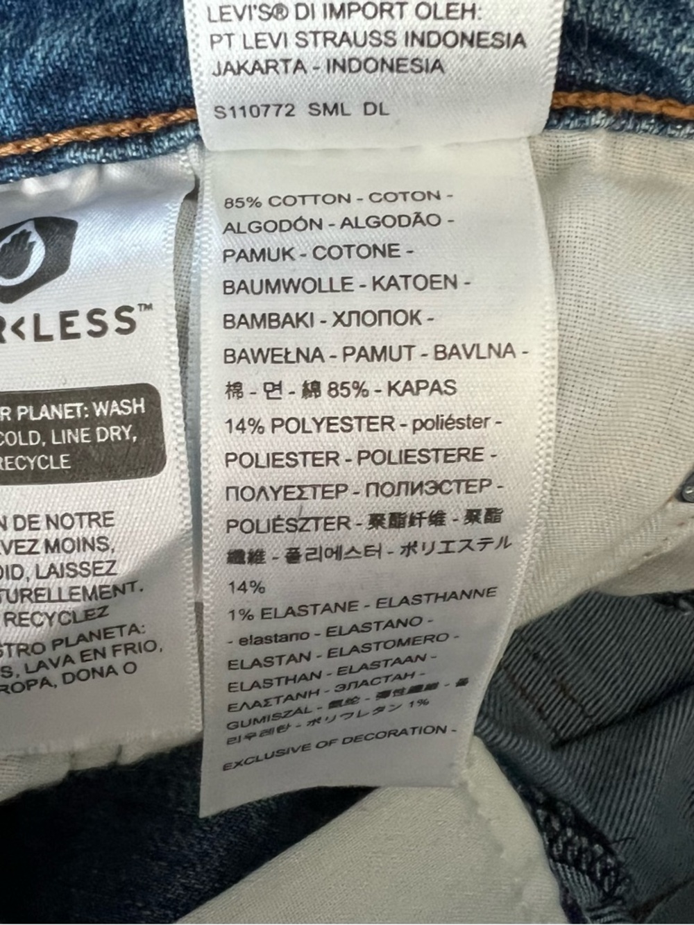 LEVI’S NWT Ribcage Bell Leg High Rise Denim Jeans Size 28 - Picture 13 of 13